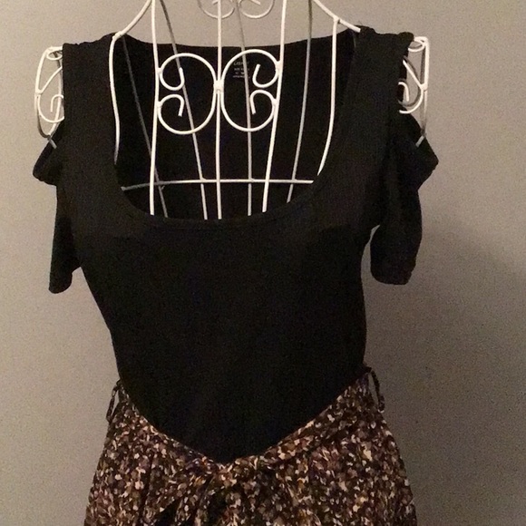 Dress - Picture 2 of 4